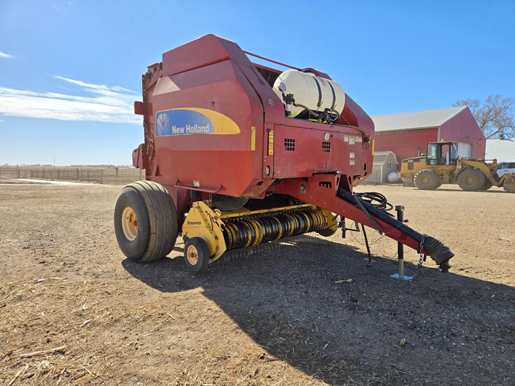 2010-new-holland-br7090-image-2