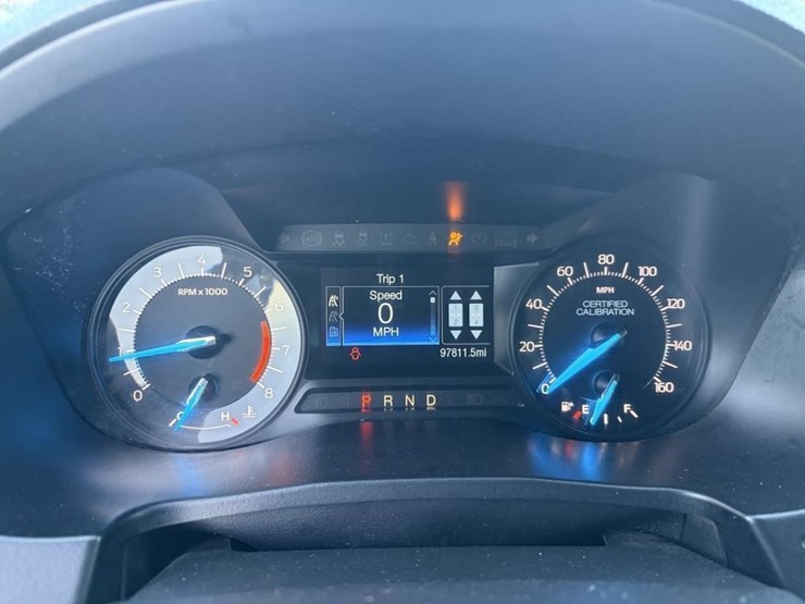 2018-ford-explorer-image-12