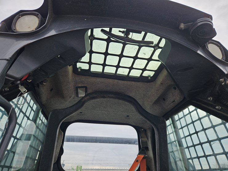 2019-deere-317g-image-8