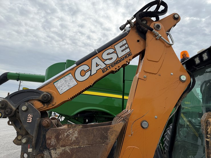 2022-case-580sn-image-24