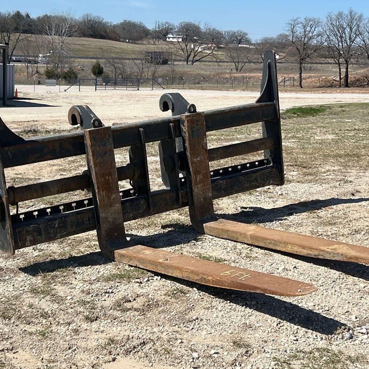 Pemberton Inc Komatsu Forks and Frame