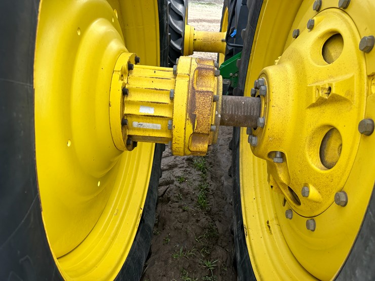 2019-john-deere-8295r-image-16