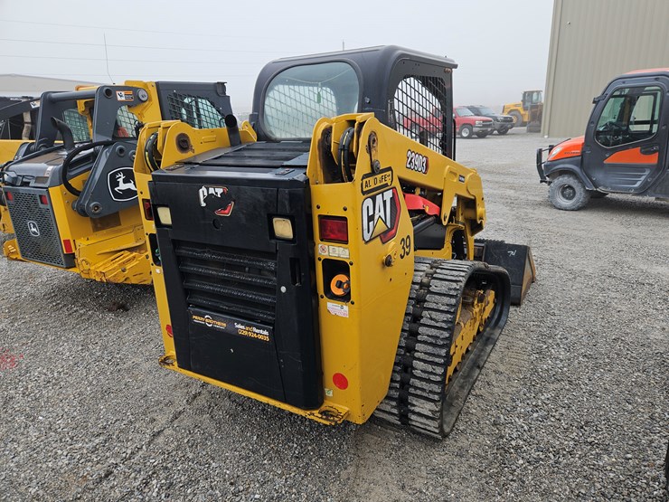 2020-caterpillar-239d3-image-17