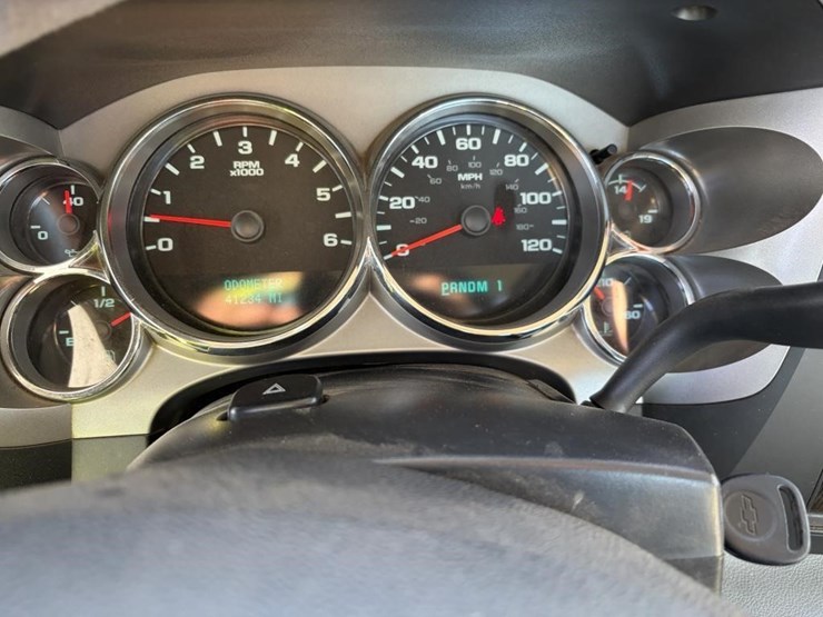 2011-chevrolet-3500-image-16