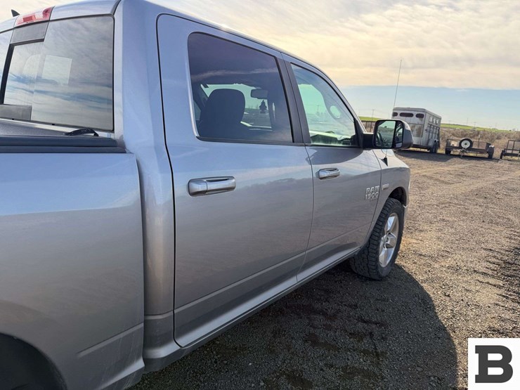 2019-dodge-1500-image-23