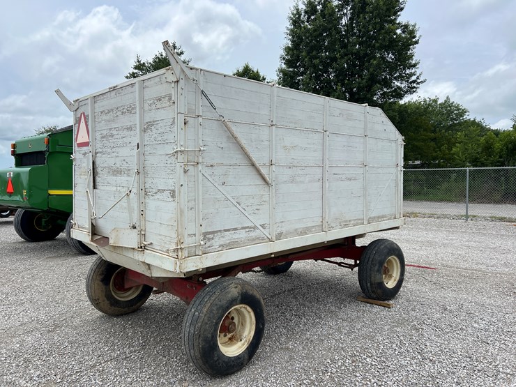 #204564-•-westendorf-gravity-wagon-image-3