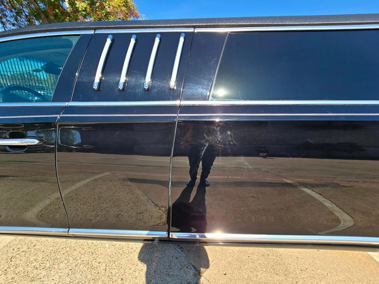 2017-cadillac-federal-70in-limo-w-27466-miles,-premium-federal-coachwork,-luxury-transport-image-17