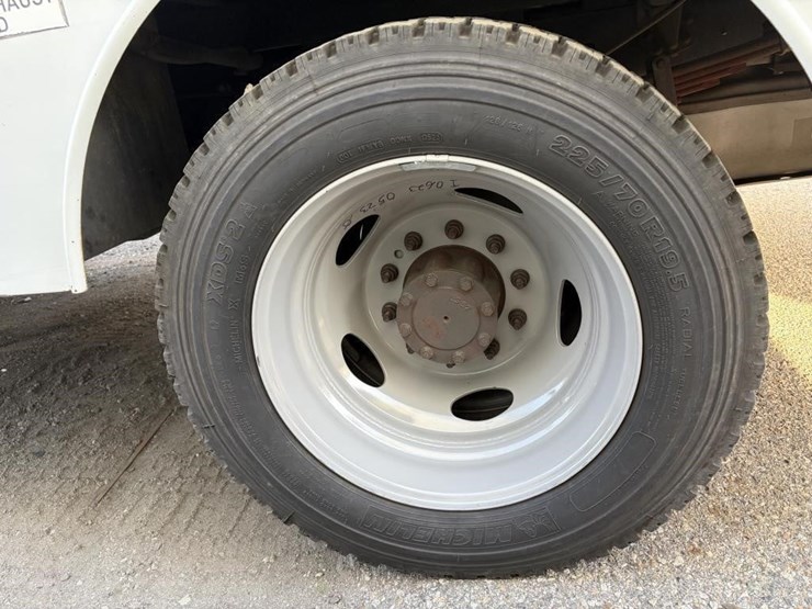 2012-ford-f550-image-5