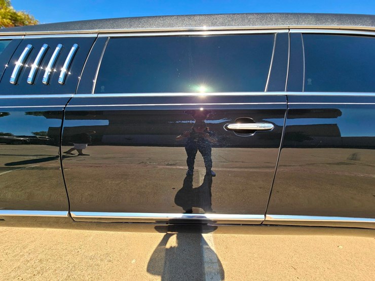 2019-cadillac-sayers-and-scovill-70in-limo-w-only-7729-miles-image-13