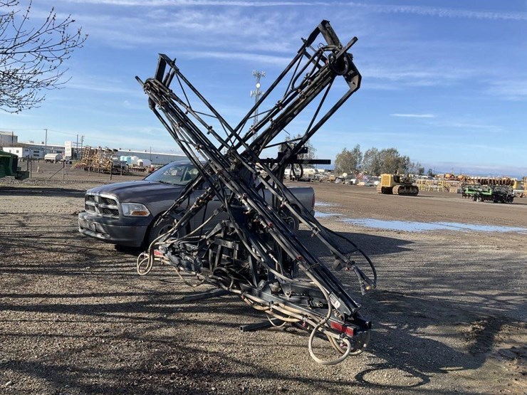 unverferth-65'-3-pt-x-fold-spray-boom-attachment-image-3