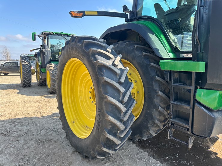 2022-john-deere-8r-280-image-10