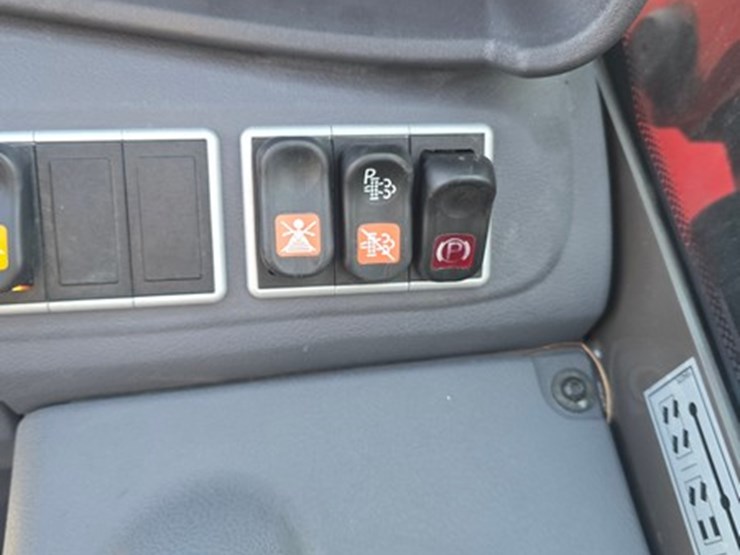 2015-manitou-mt625h-image-24