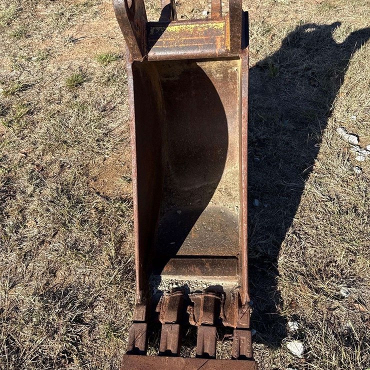 14in Digging Tooth Bucket Excavator Attachment