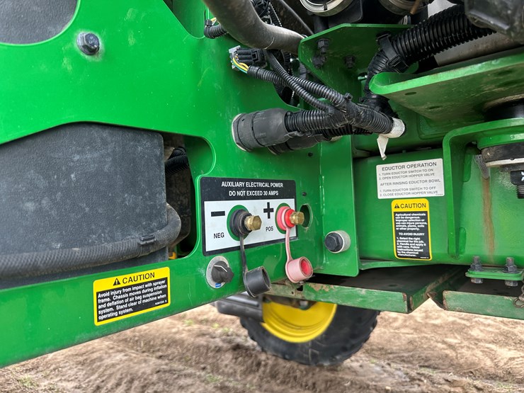 2021-john-deere-r4038-image-40