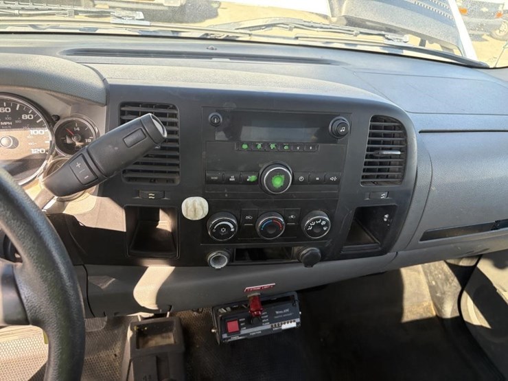 2010-chevrolet-2500-image-11