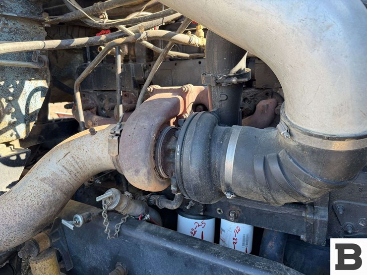 1992-freightliner-fld120-image-47