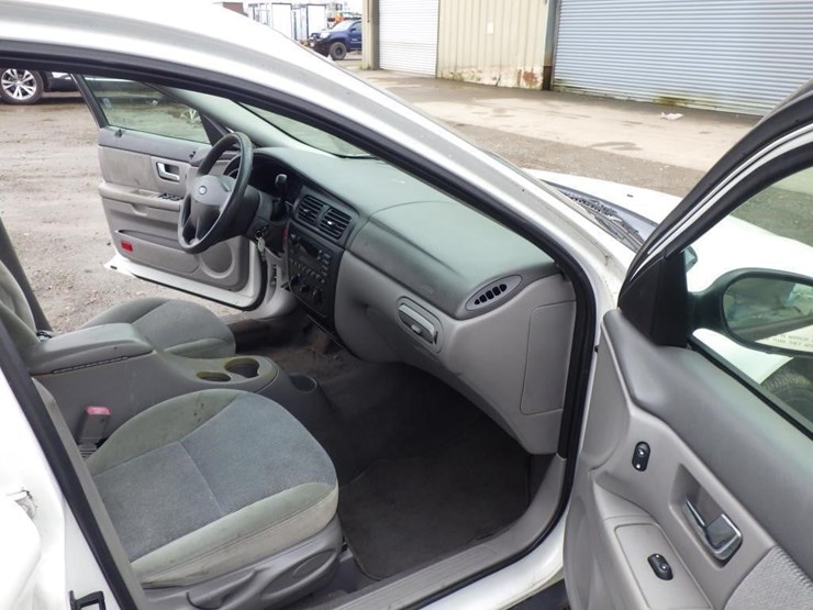 2000-ford-taurus-x-image-6