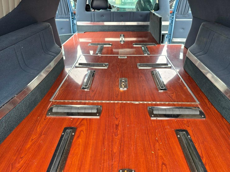 2004-cadillac-eagle-ultimate-hearse,-eagle-coachbuilders,-hearse-collector-special-image-36