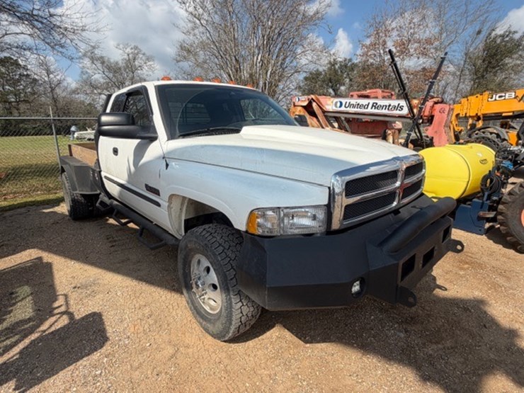 2002-dodge-ram-3500-image-2