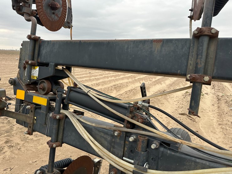 #38849-•-yetter-76"-twin-row-knife-applicator-image-41