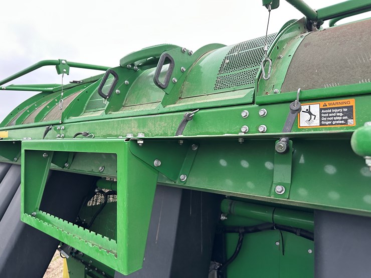 2021-john-deere-cp690-image-112