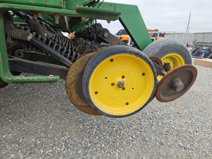 john-deere-750-image-11