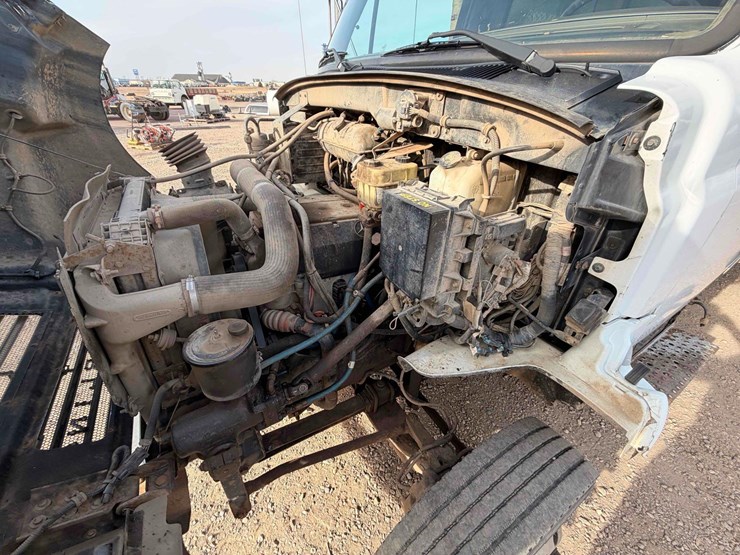 2001-tk-sterling-m5500-chassis-image-13