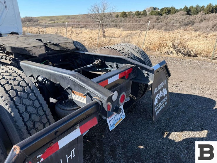 2017-freightliner-cascadia-125-image-28