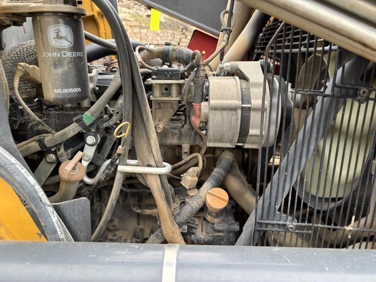 2018-deere-210lep-image-32