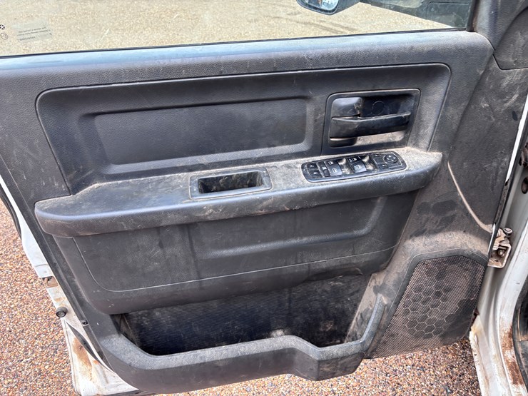 2012-dodge-ram-2500-image-8