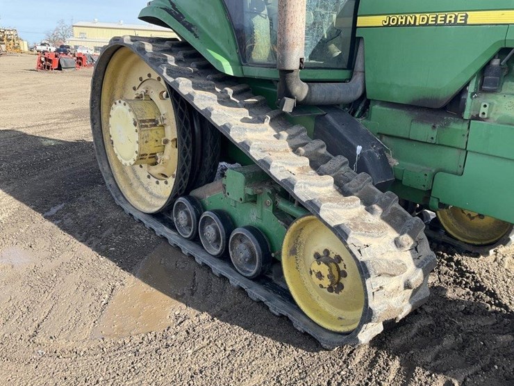 john-deere-8400t-image-19