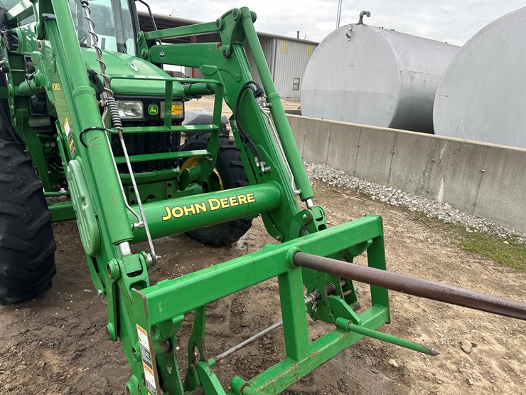 2014-john-deere-5075m-image-31