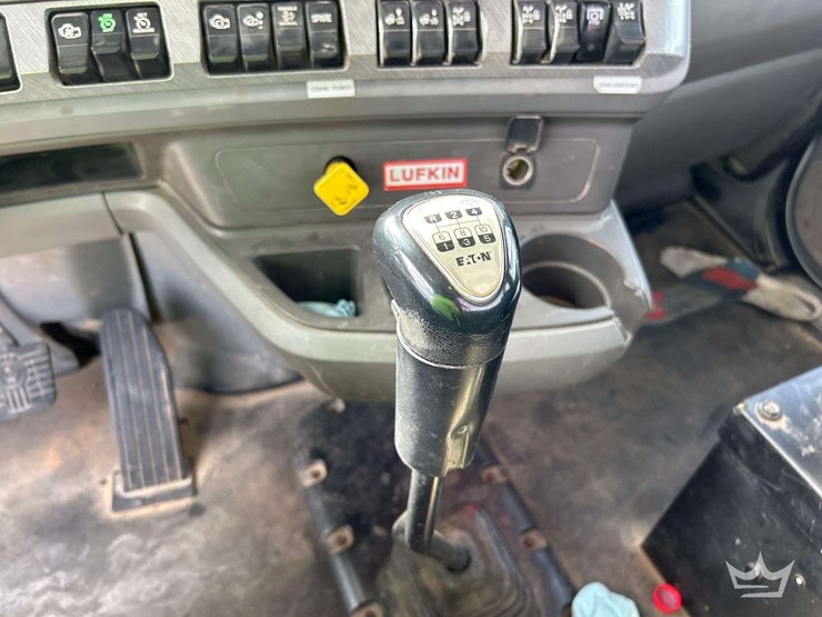 2015-kenworth-t880-image-22