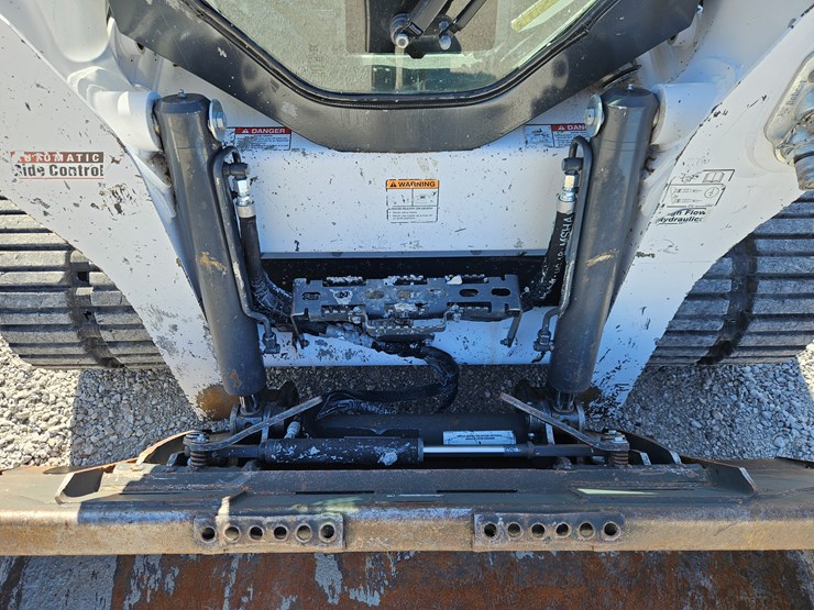 2022-bobcat-t770-image-5