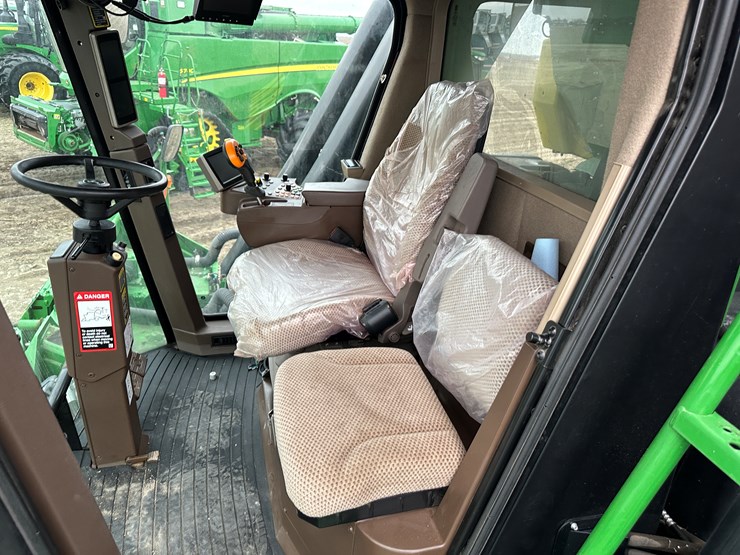 2021-john-deere-cp690-image-121