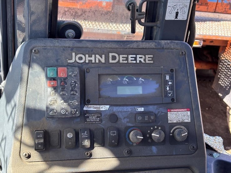 deere-410l-image-25