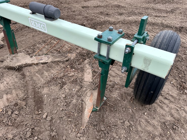 #38831-•-kmc-6-row-38"-vine-lifter-image-20
