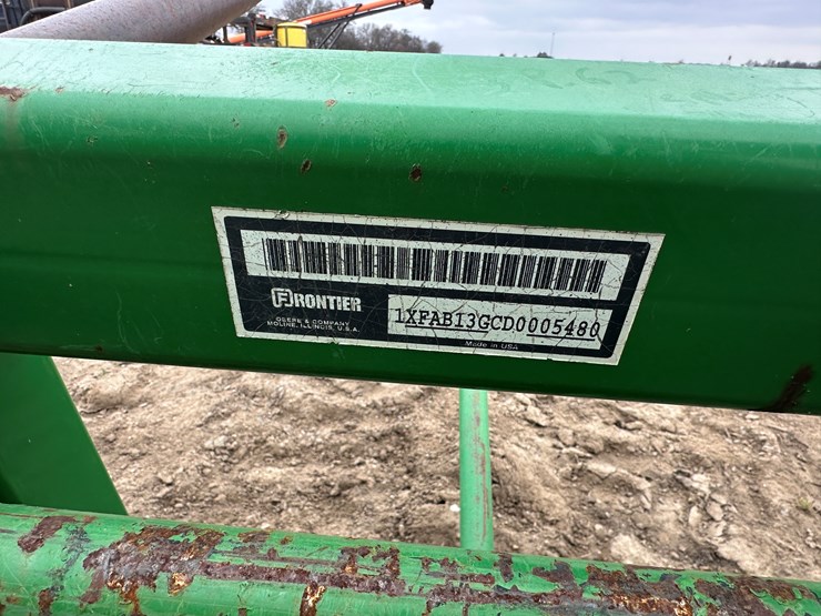 2014-john-deere-5075m-image-42