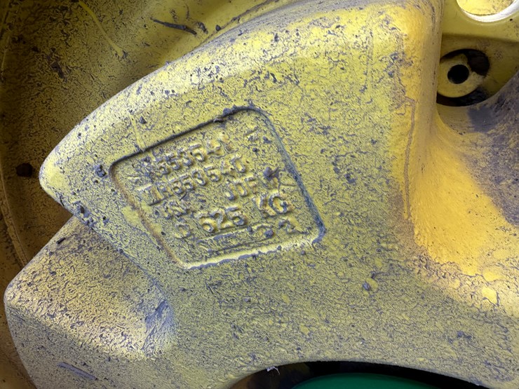 2023-john-deere-8r-250-image-12