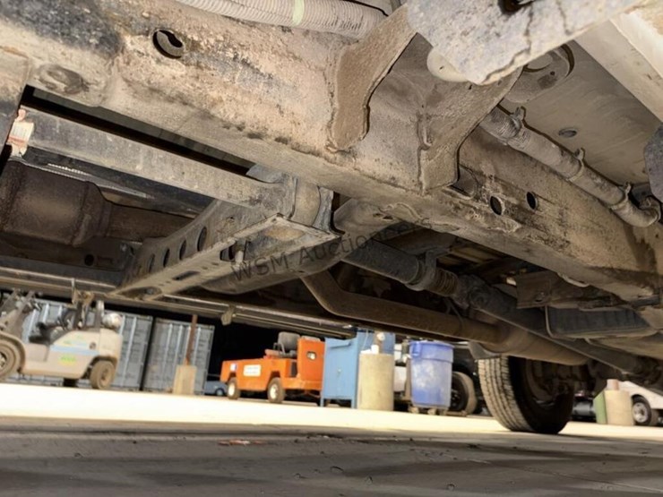 2020-chevrolet-silverado-3500hd-image-31