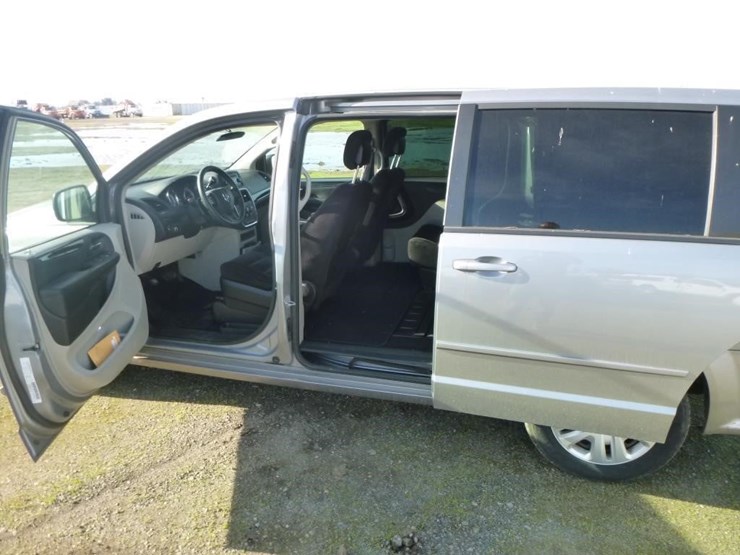 2014-dodge-grand-caravan-image-6