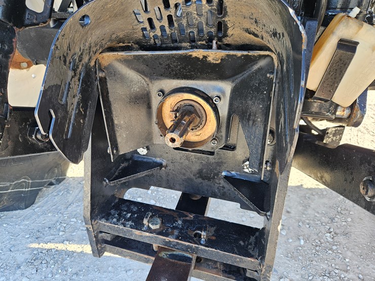 2010-new-holland-t6030-image-10