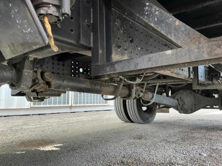 2017-mitsubishi-fuso-fe160-image-33