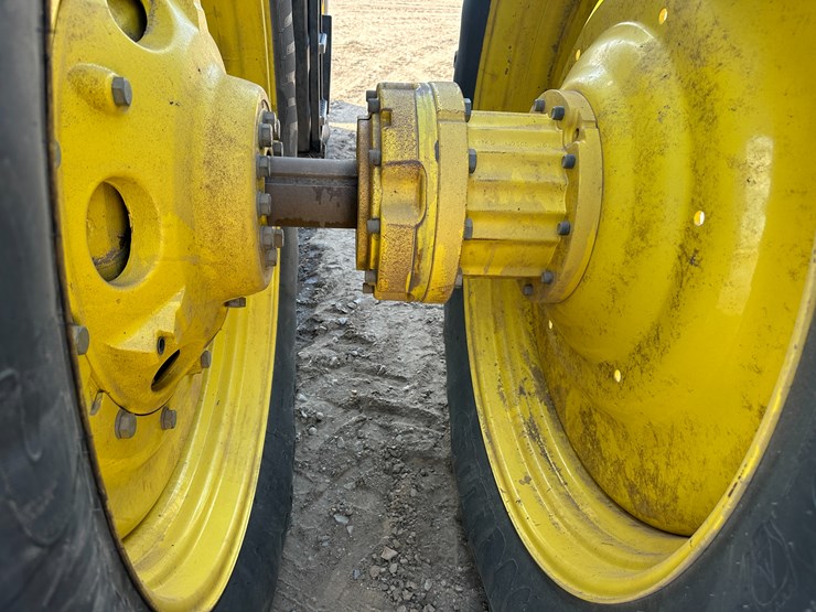 2022-john-deere-8r-280-image-13