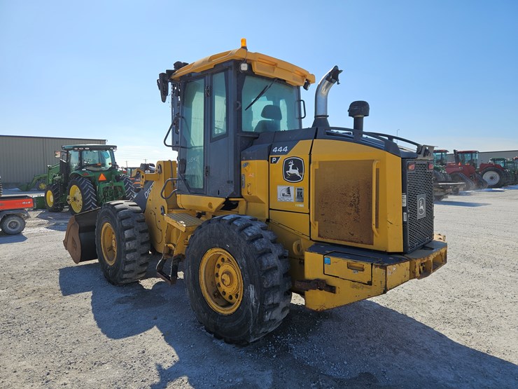 2021-deere-444p-image-13