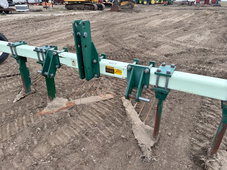 #38831-•-kmc-6-row-38"-vine-lifter-image-22