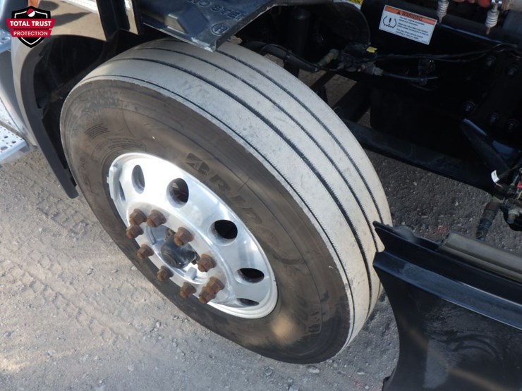 2022-freightliner-cascadia-116-image-23