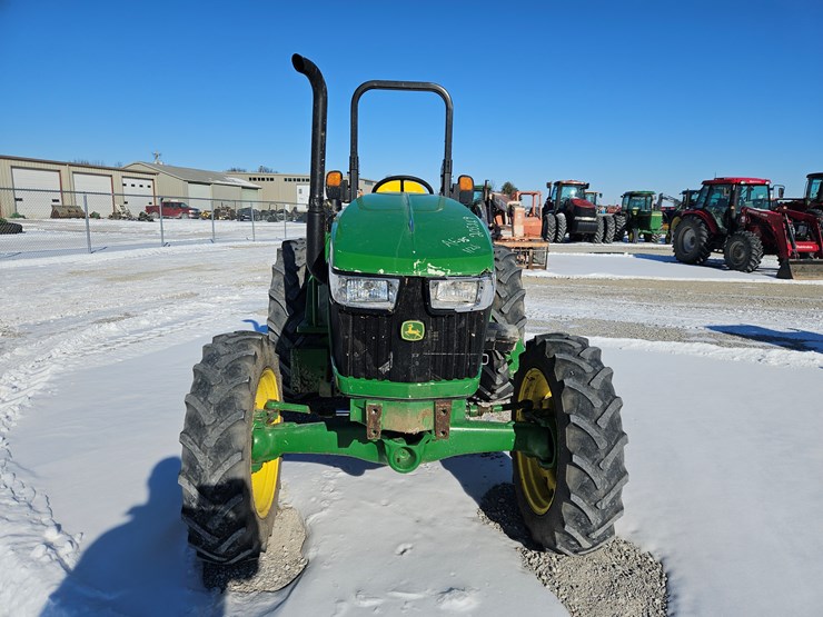 2023-john-deere-5050e-image-2