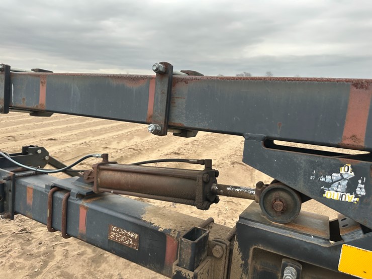 #38850-•-38'-yetter-toolbar-image-22