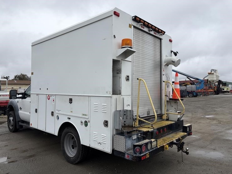 2011-ford-f550-image-4